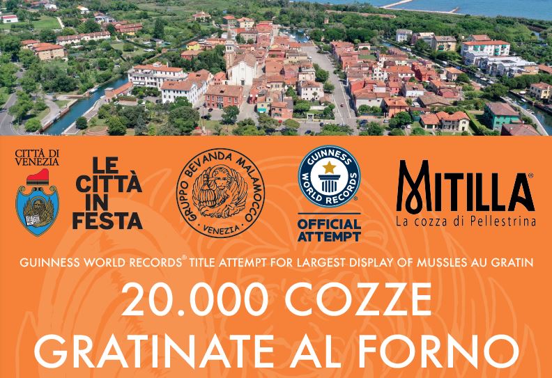 Composizione: in alto, foto di Malamocco dall'alto; in basso titolo dell'evento e loghi
