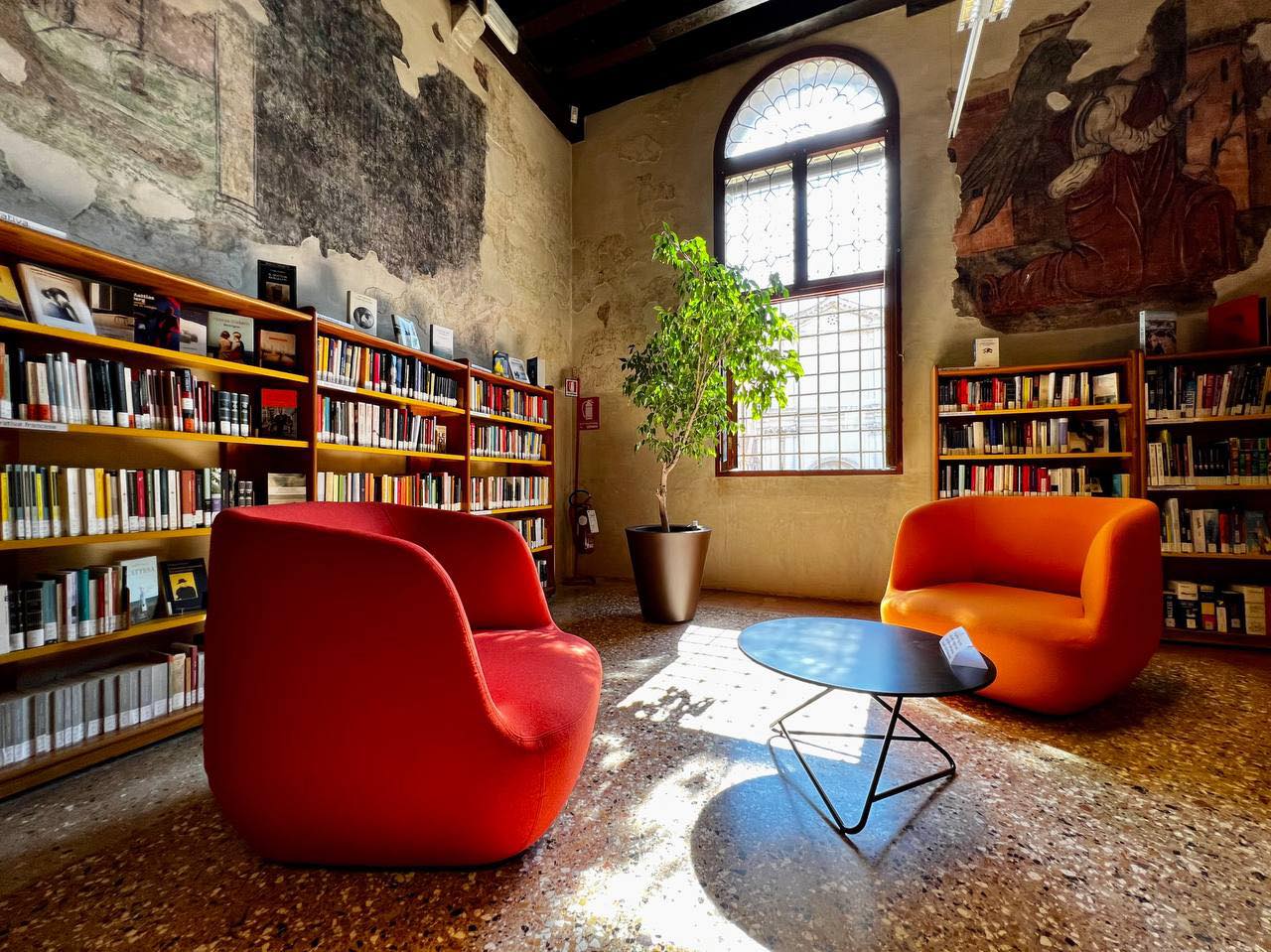 Biblioteca San Toma'