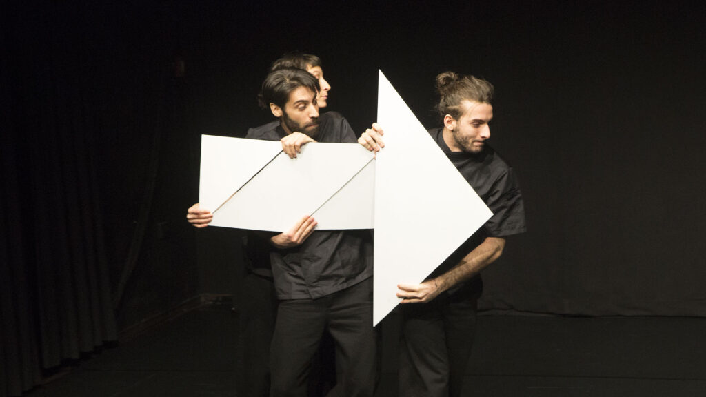 Tangram-foto-di-Matteo-Chiura