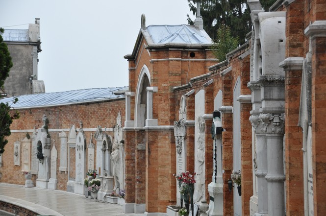 Interno cimitero S.Michele (archivio Comune Ve- Veritas)