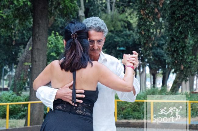 La pratica del tango con A.S.D. Tango Venice Dinzel Internazionale, Pattinaggio Parco S. Elena, Venezia, 23 luglio
