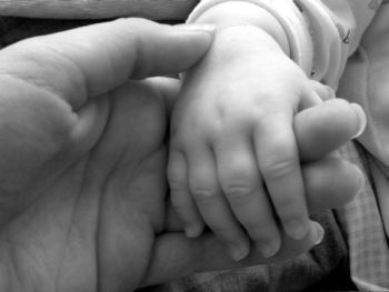 foro della manina di un neonato